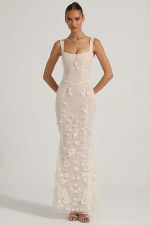 Embellished Appliqué Soft-Scoop Corset Gown in White